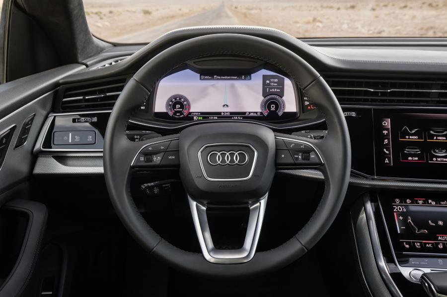 Панель приборов Audi Q8 55 TFSI Quattro 2018 года  (WW) (фото 18 из 42)